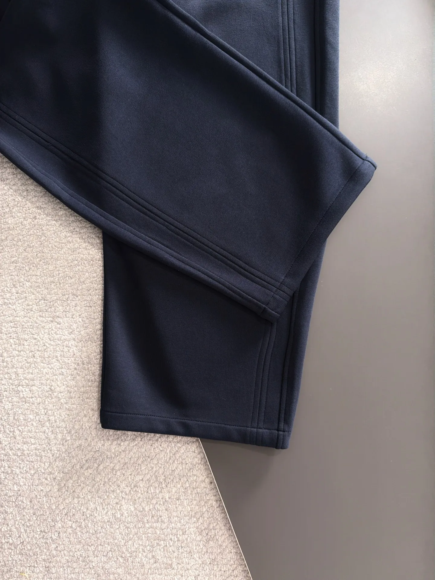 Next day shipment LP high quality Loro Piana 26ss autumn and winter new high-quality trousers Compare real-life details at will A perfect choice for autumn and winter. A must-have item. Sizes: M to 3XL (please state your height and weight when placing an order)